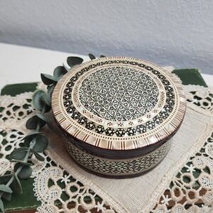 Vintage‎ Handmade Egyptian Mosaic Mother of Pearl Inlay Box Red Velvet Lined